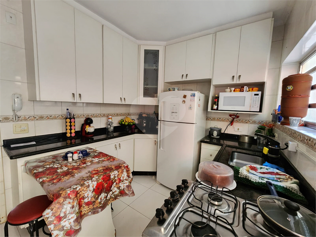  Casa assobradada em uma tranquila vila no coração do bairro de Santana. 3 suítes, 3 vagas.