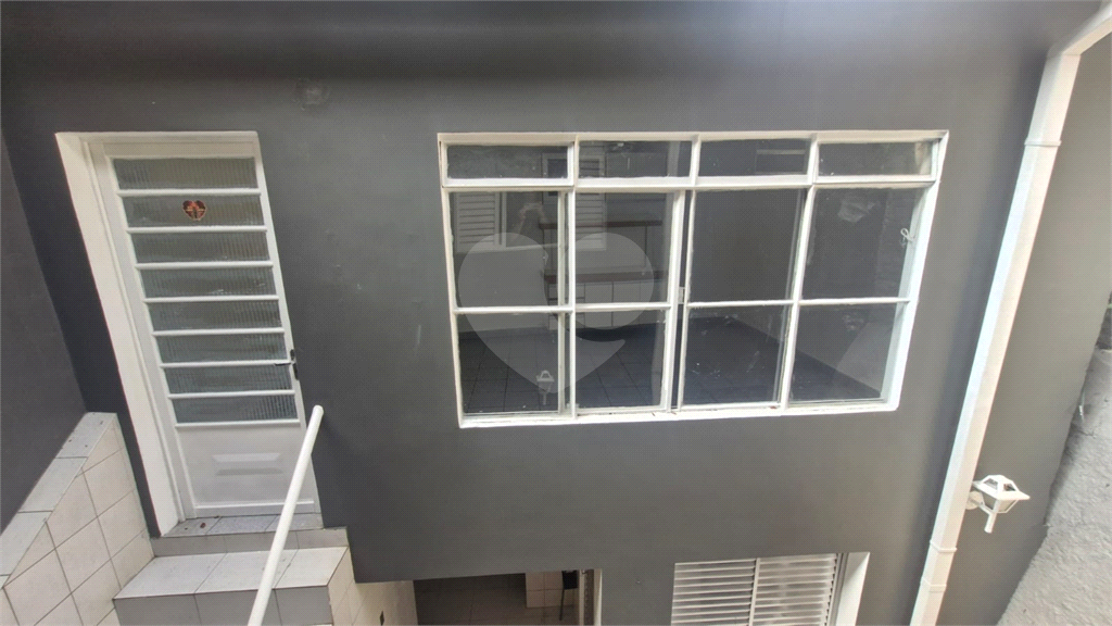  Casa assobradada em uma tranquila vila no coração do bairro de Santana. 3 suítes, 3 vagas.