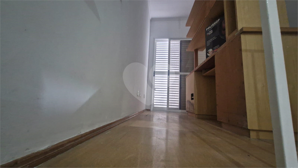  Casa assobradada em uma tranquila vila no coração do bairro de Santana. 3 suítes, 3 vagas.