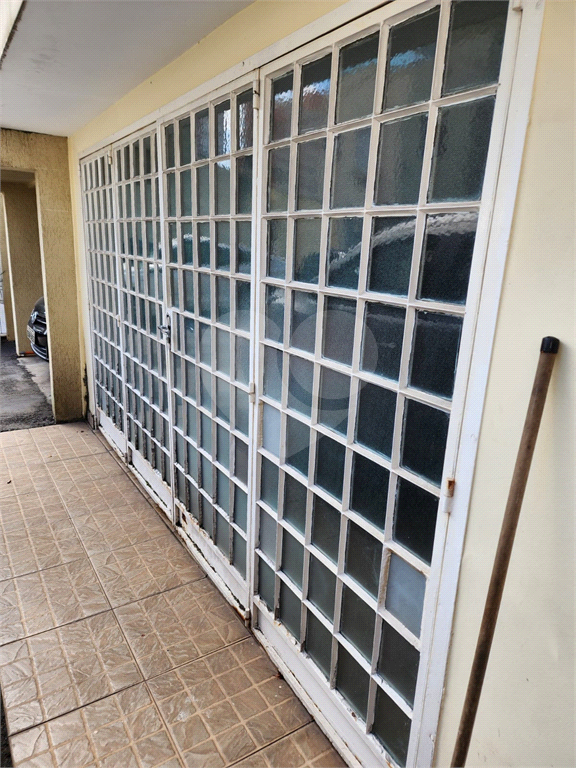  Casa assobradada em uma tranquila vila no coração do bairro de Santana. 3 suítes, 3 vagas.