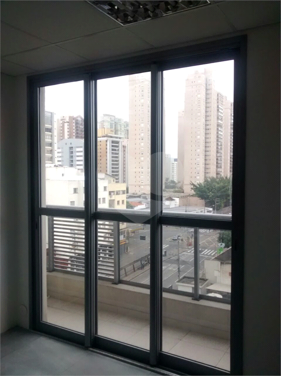 SALAS em BROOKLIN