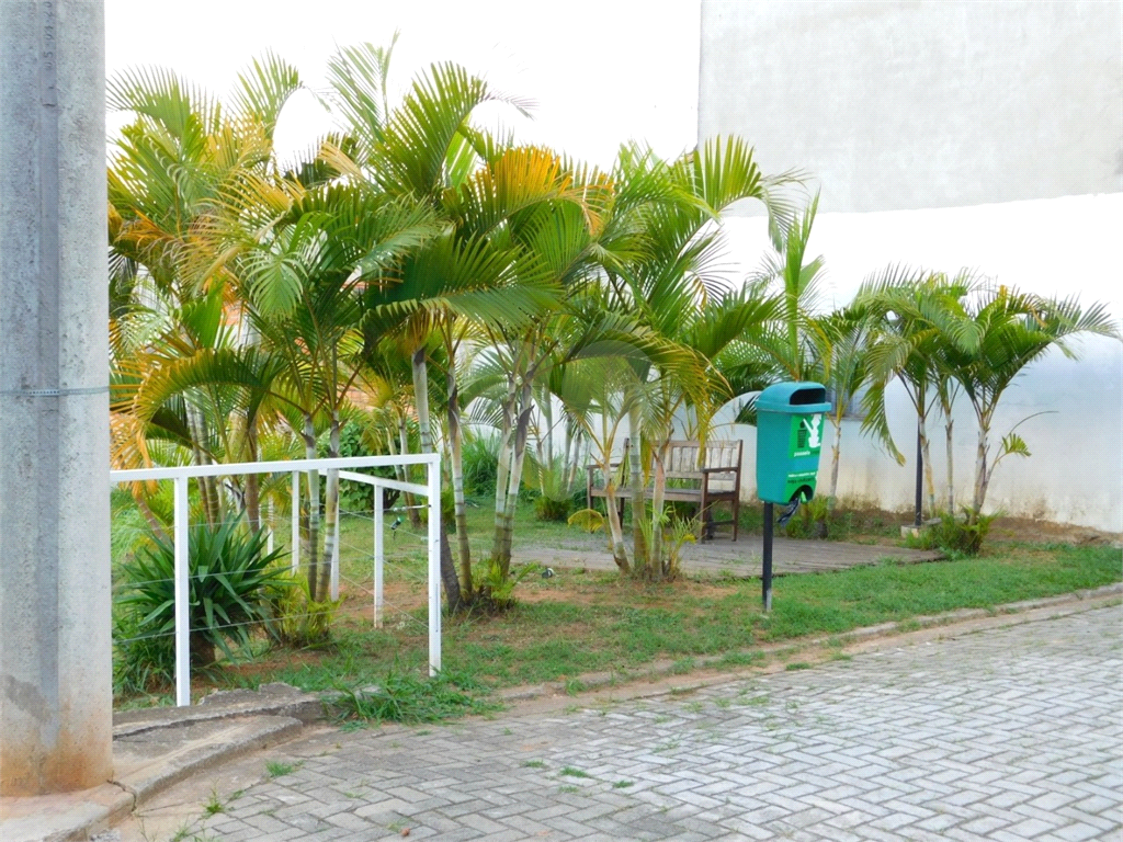 CONDOMÍNIO em JARDIM ALBERTINA