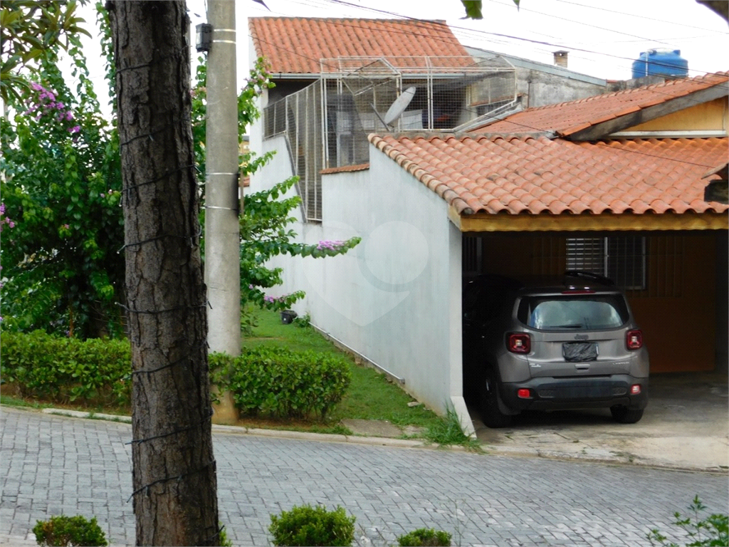 CONDOMÍNIO em JARDIM ALBERTINA