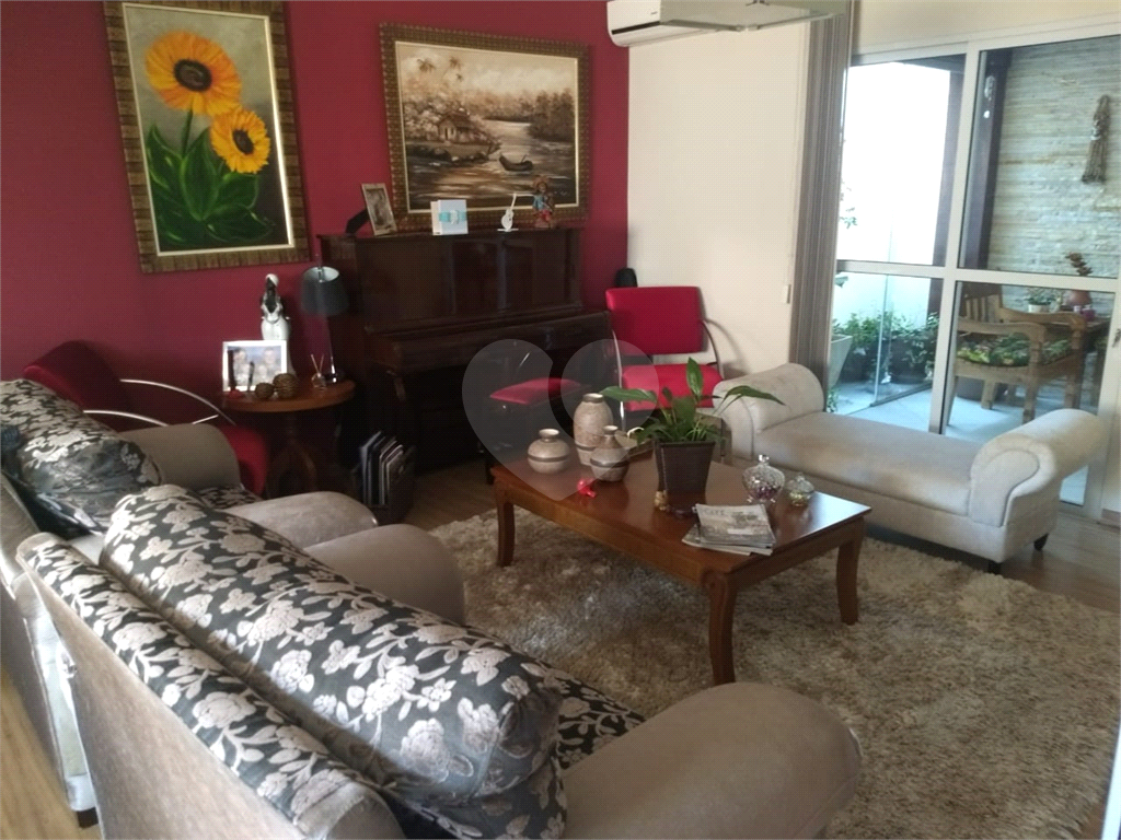 Casa de Condomínio à venda com 4 quartos, 204m² - Foto 2