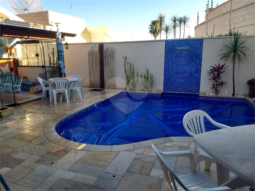 Casa de Condomínio à venda com 4 quartos, 204m² - Foto 19