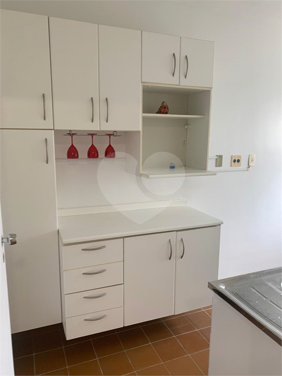 APARTAMENTO em PINHEIROS