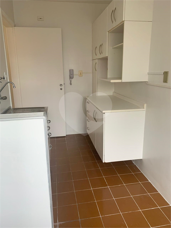 APARTAMENTO em PINHEIROS