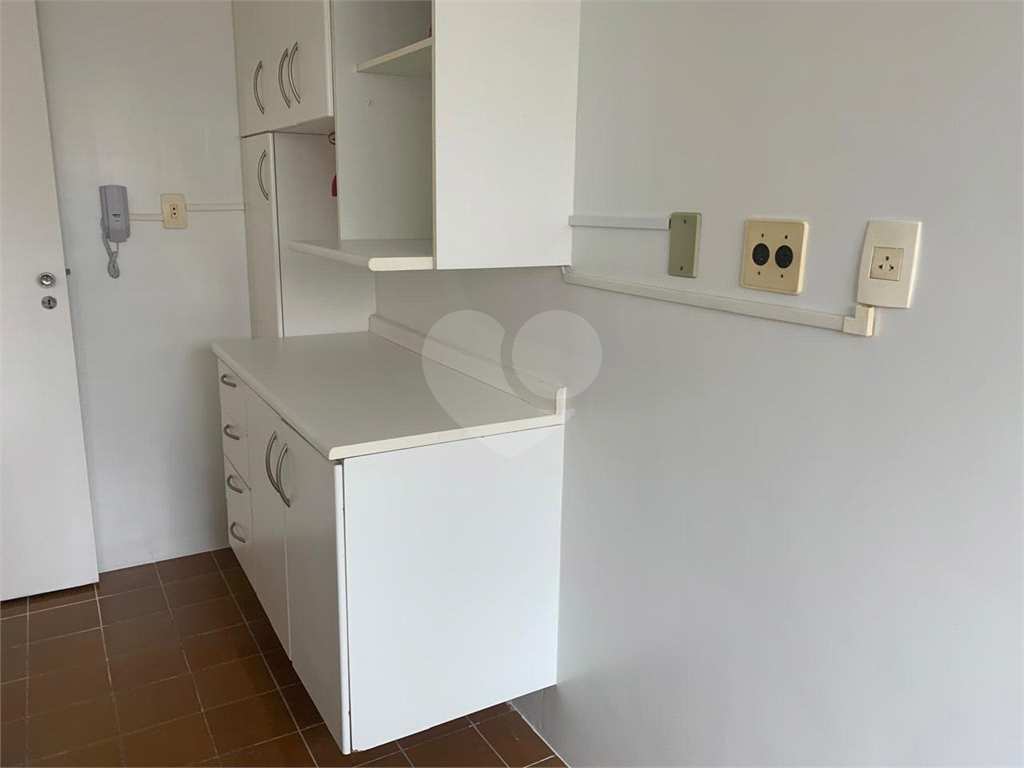 APARTAMENTO em PINHEIROS