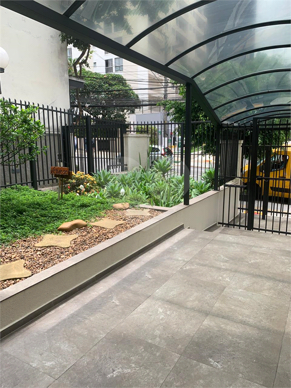 APARTAMENTO em PINHEIROS