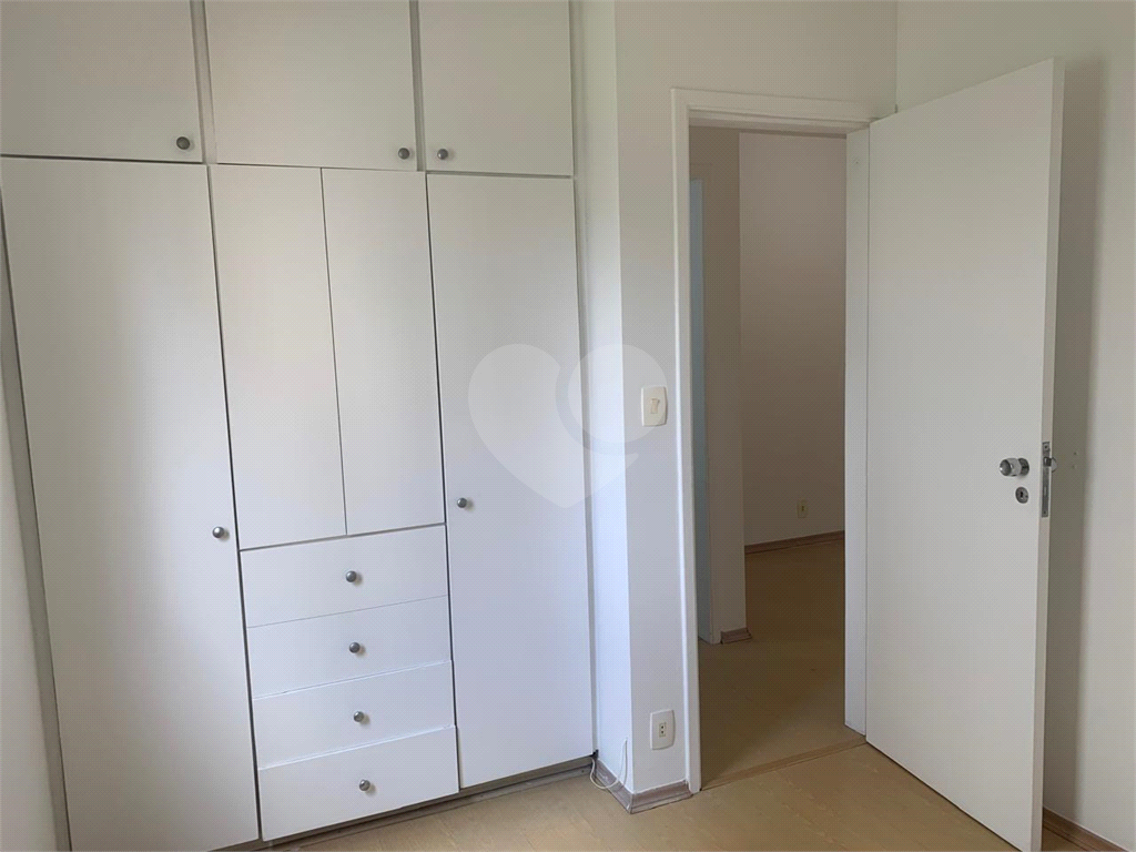 APARTAMENTO em PINHEIROS