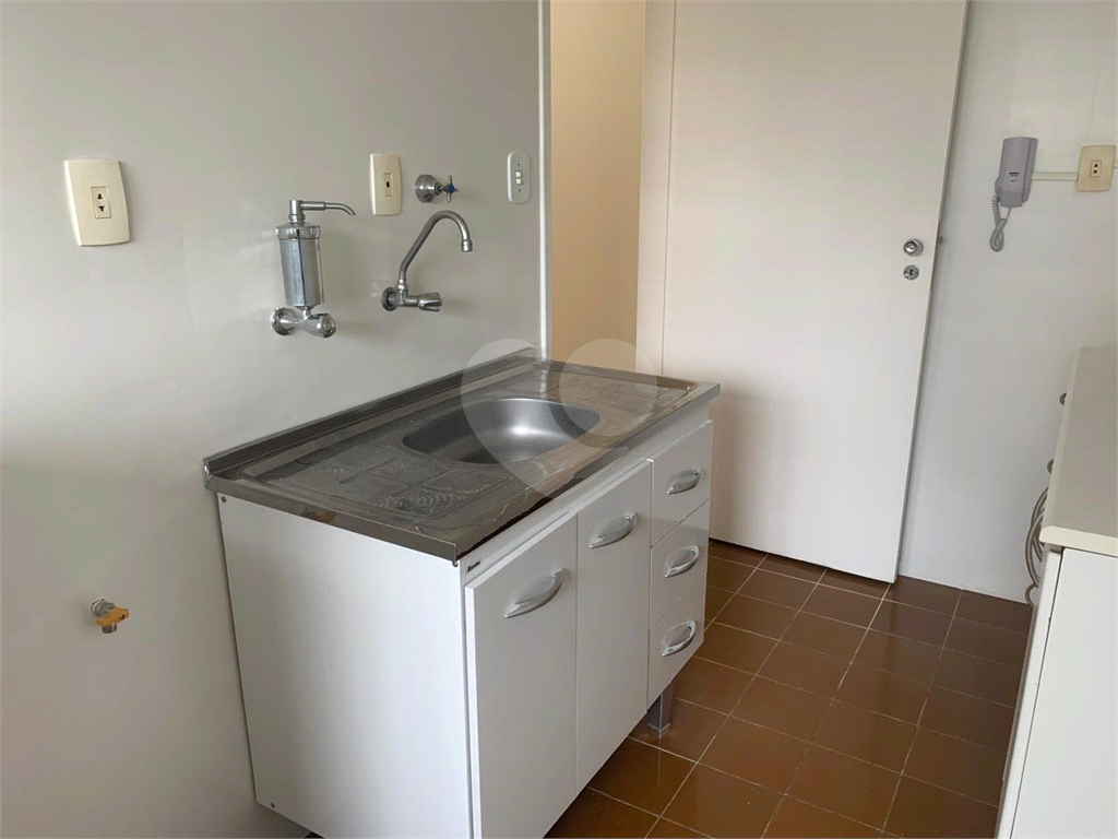 APARTAMENTO em PINHEIROS
