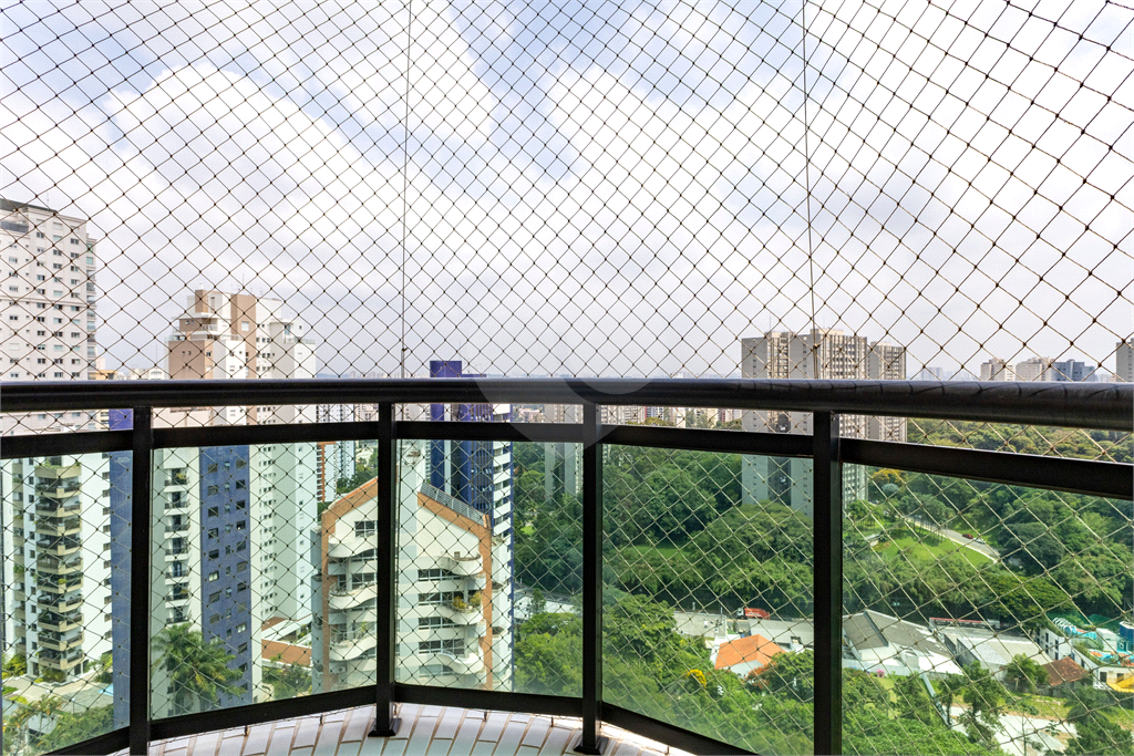Apartamento Alto Padrão com 4 dormitórios no Morumbi, Vila Suzana.