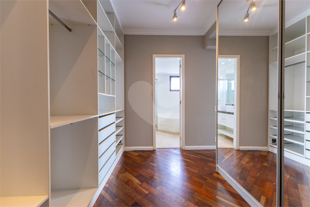 Apartamento Alto Padrão com 4 dormitórios no Morumbi, Vila Suzana.