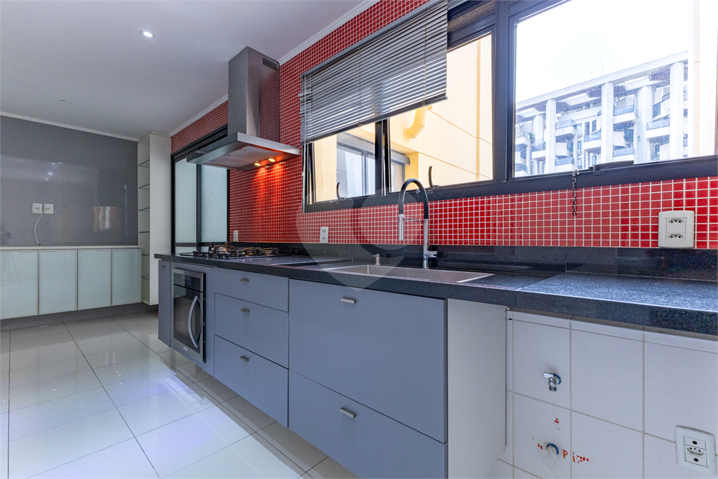 Apartamento Alto Padrão com 4 dormitórios no Morumbi, Vila Suzana.