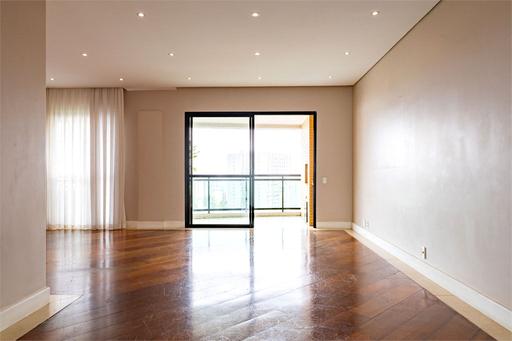 Apartamento Alto Padrão com 4 dormitórios no Morumbi, Vila Suzana.