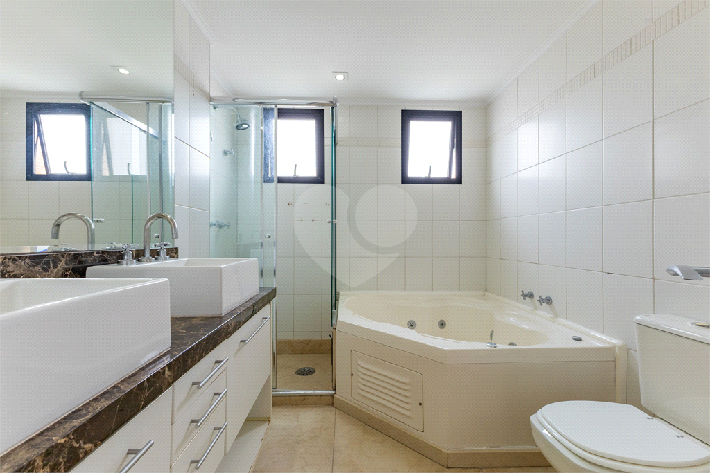 Apartamento Alto Padrão com 4 dormitórios no Morumbi, Vila Suzana.