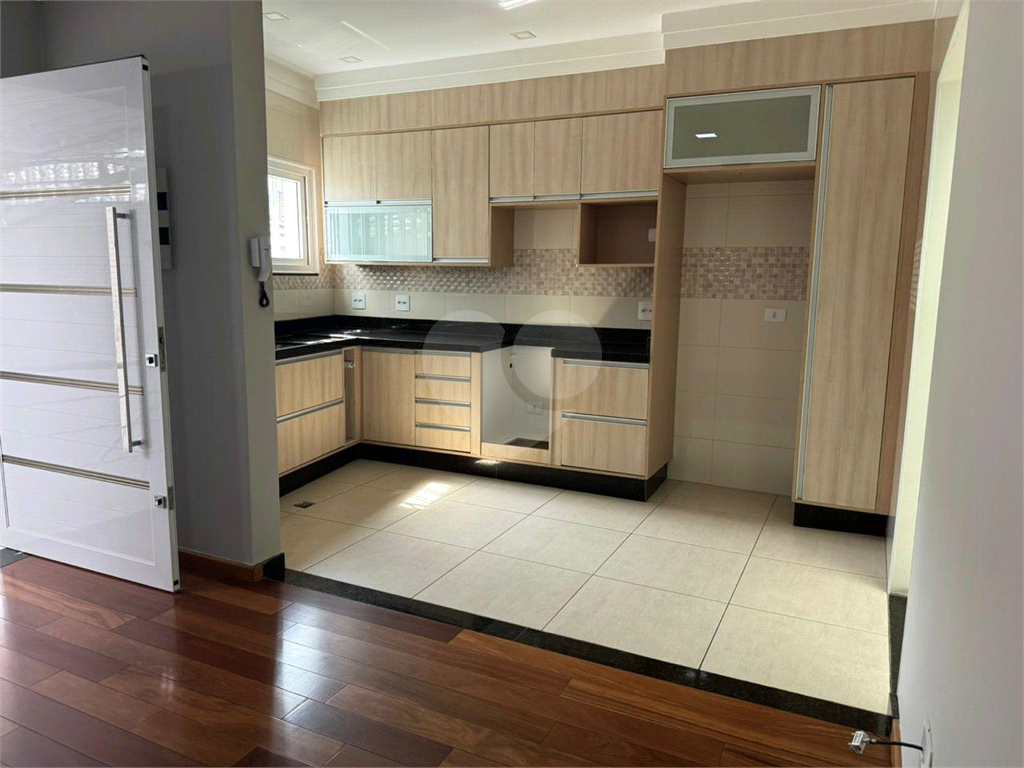 Imóvel Exclusivo com 381m² e Duas Casas Independentes - Energia Solar e Sustentabilidade
