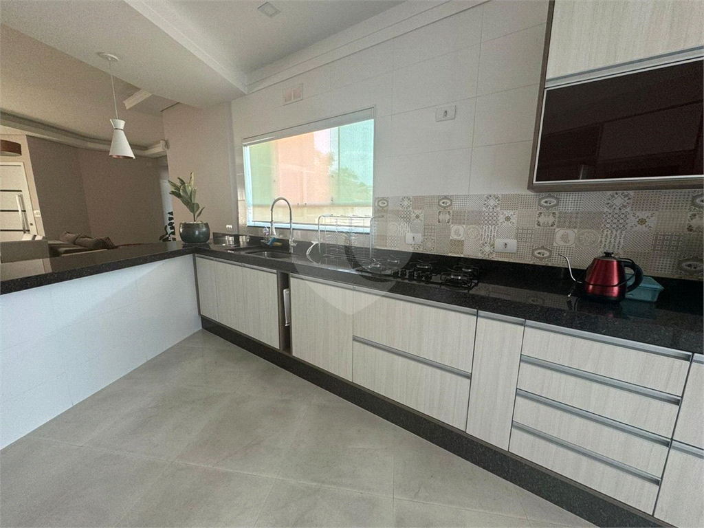 Imóvel Exclusivo com 381m² e Duas Casas Independentes - Energia Solar e Sustentabilidade