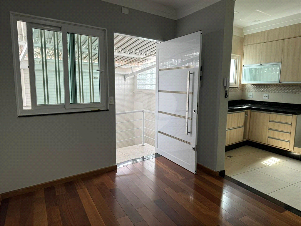 Imóvel Exclusivo com 381m² e Duas Casas Independentes - Energia Solar e Sustentabilidade