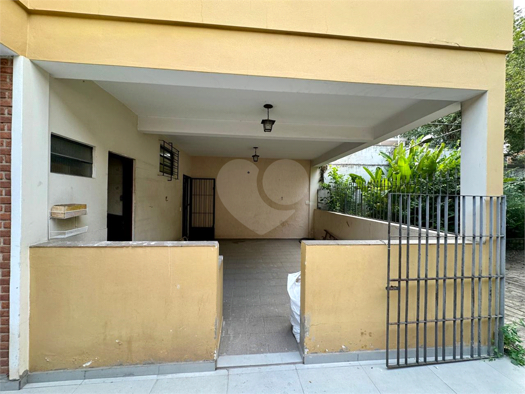 SOBRADO MARAVILHOSO SANTA TERESINHA, 5 DORMITORIOS SUITE, AMPLO QUINTAL E EDICULA,4 VAGAS