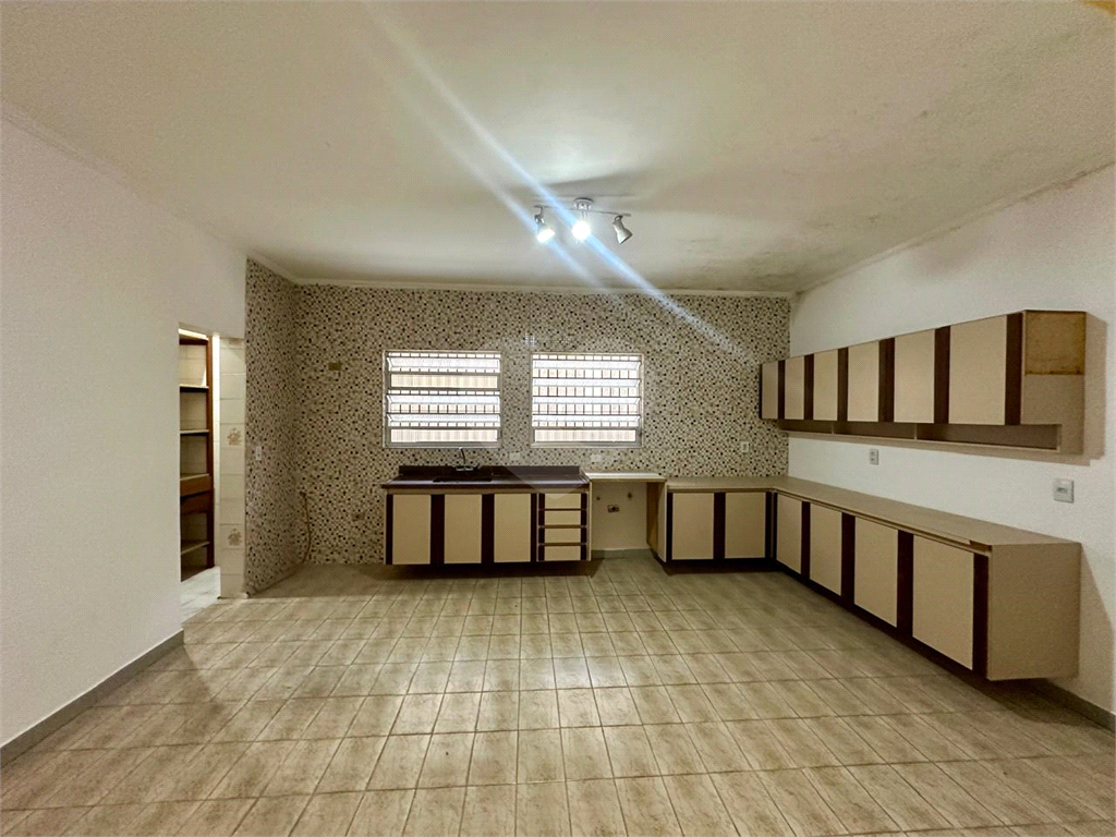 SOBRADO MARAVILHOSO SANTA TERESINHA, 5 DORMITORIOS SUITE, AMPLO QUINTAL E EDICULA,4 VAGAS