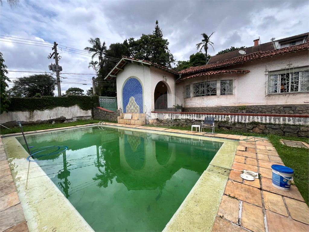 Casa Antiga - Terreno -Área 