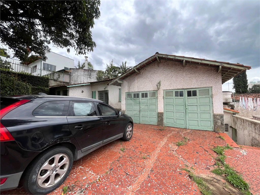 Casa Antiga - Terreno -Área 