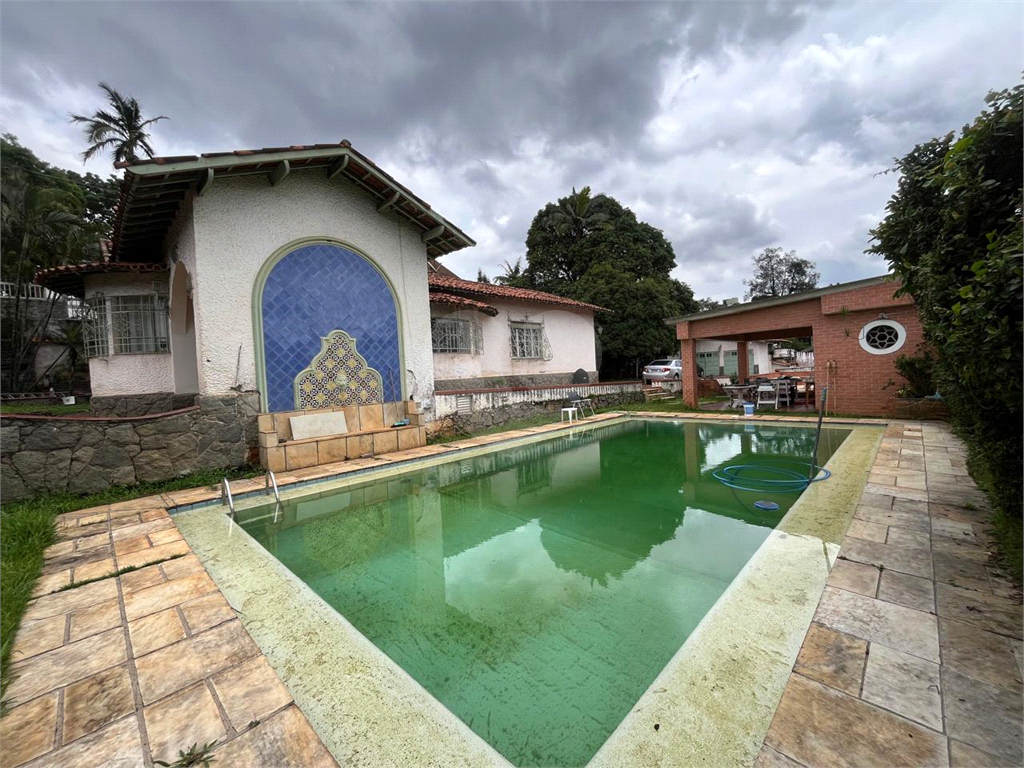 Casa Antiga - Terreno -Área 