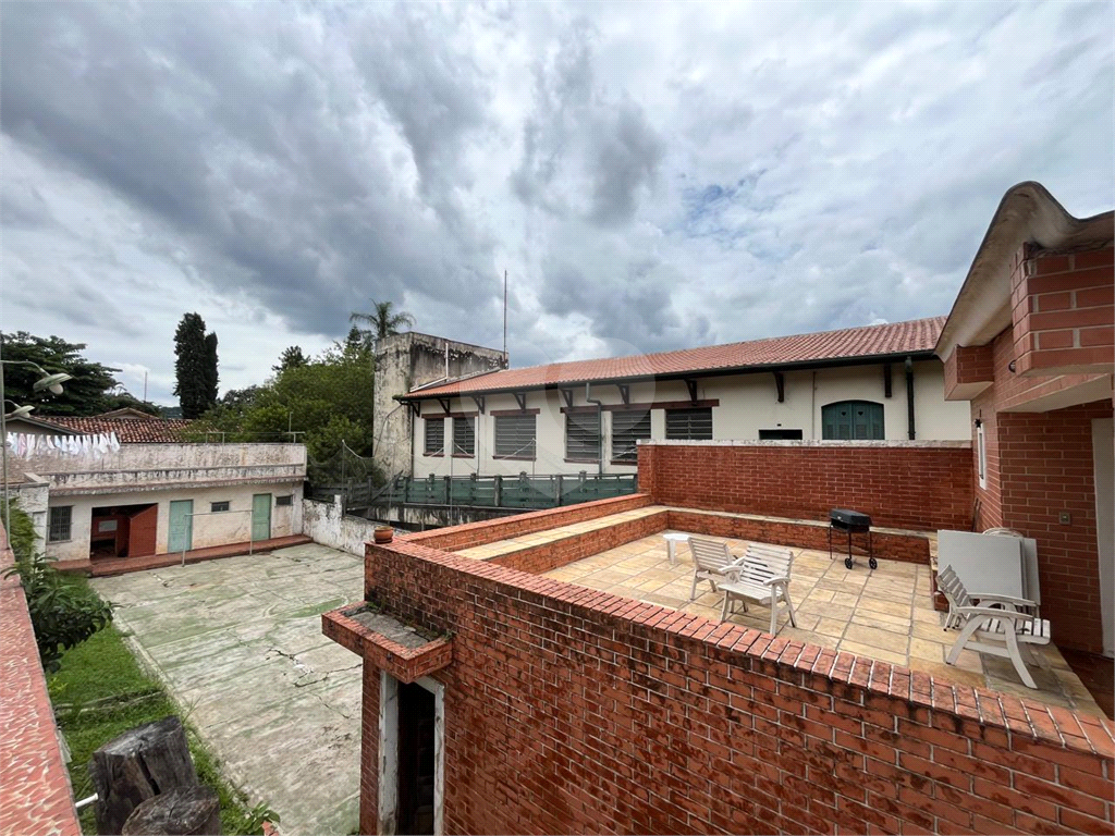 Casa Antiga - Terreno -Área 