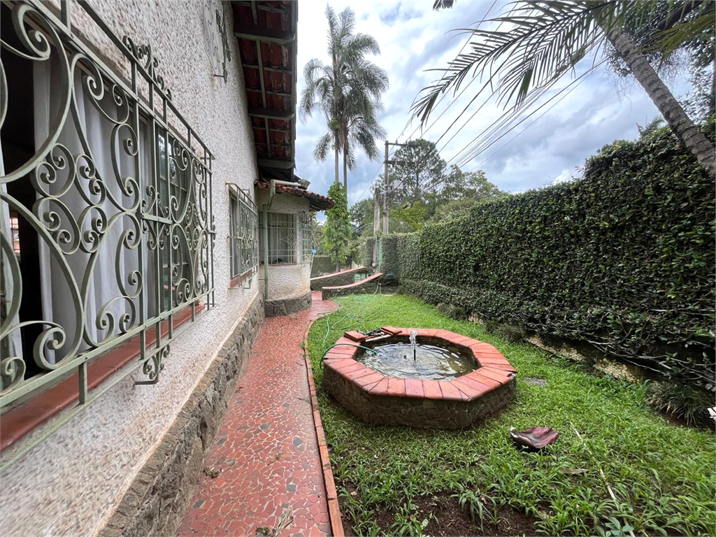 Casa Antiga - Terreno -Área 