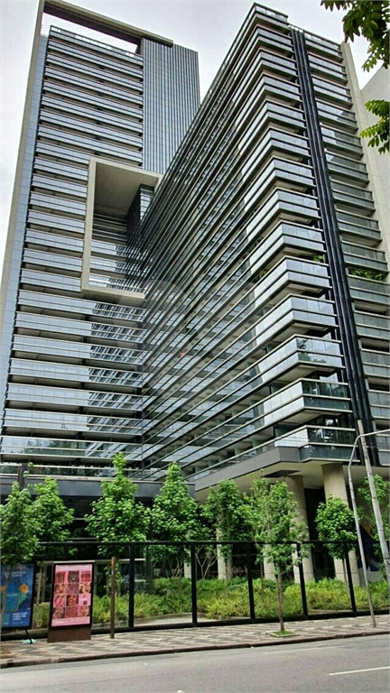 APARTAMENTO em CENTRO