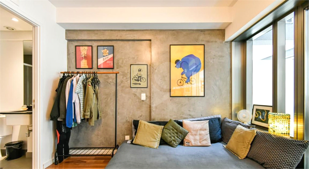APARTAMENTO em CENTRO