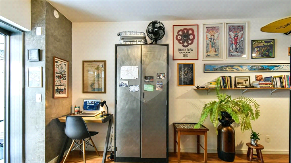 APARTAMENTO em CENTRO
