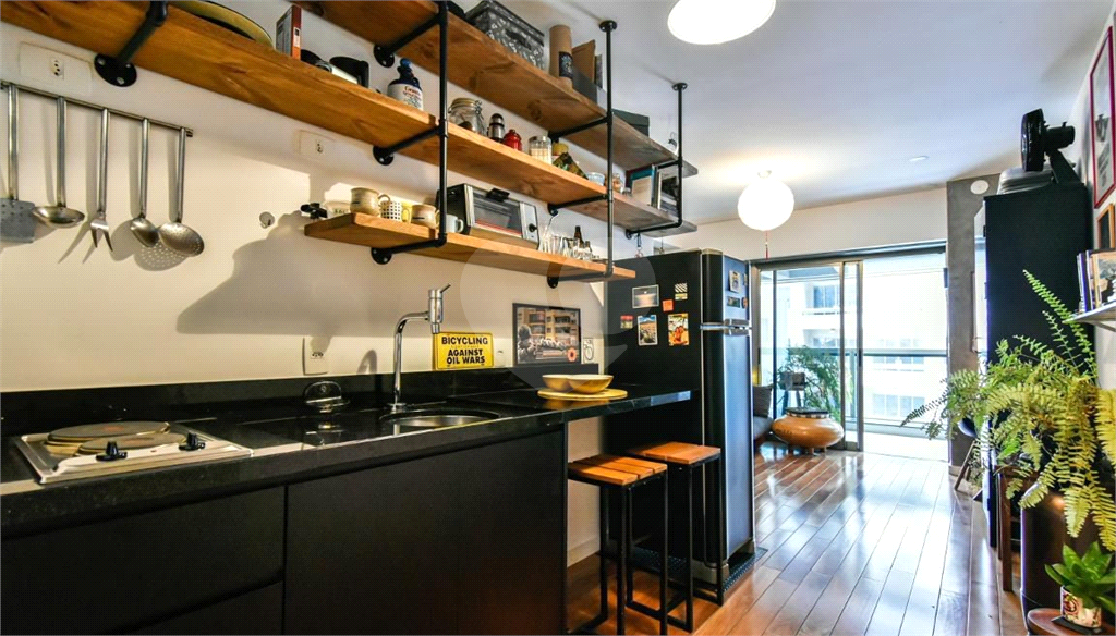 APARTAMENTO em CENTRO