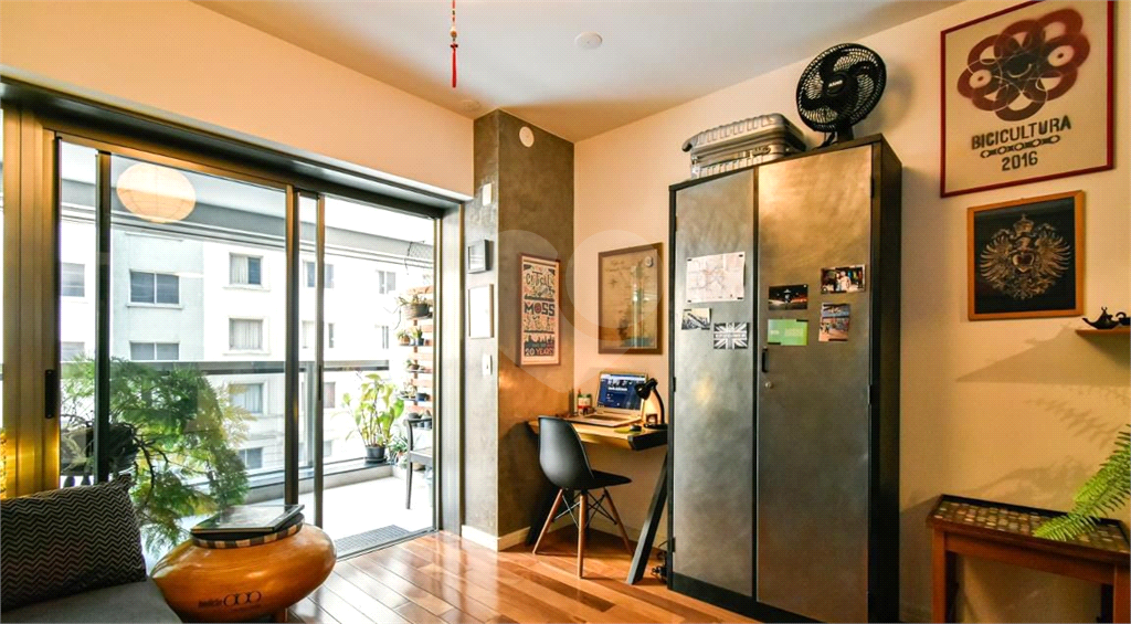 APARTAMENTO em CENTRO