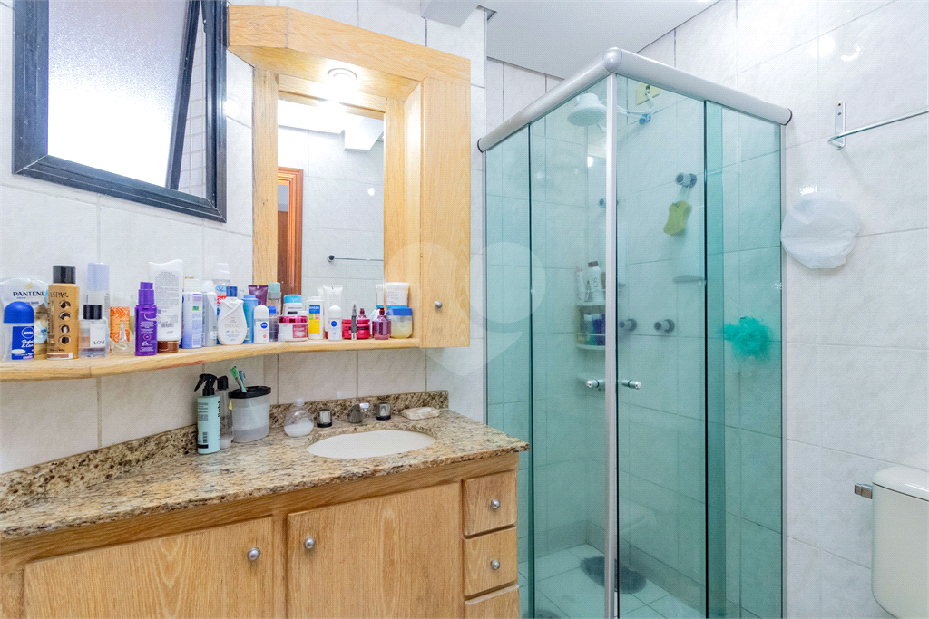 Apartamento c/ 3 dormitórios em excelente localização em Santana.