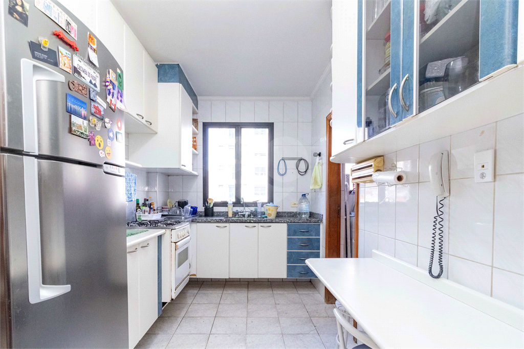 Apartamento c/ 3 dormitórios em excelente localização em Santana.
