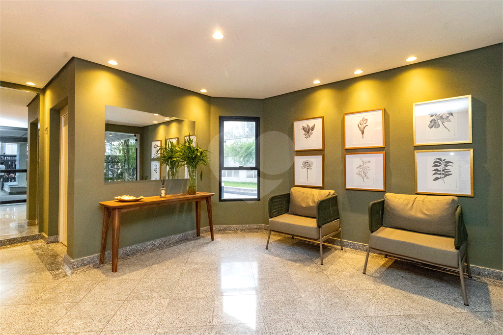 Apartamento c/ 3 dormitórios em excelente localização em Santana.