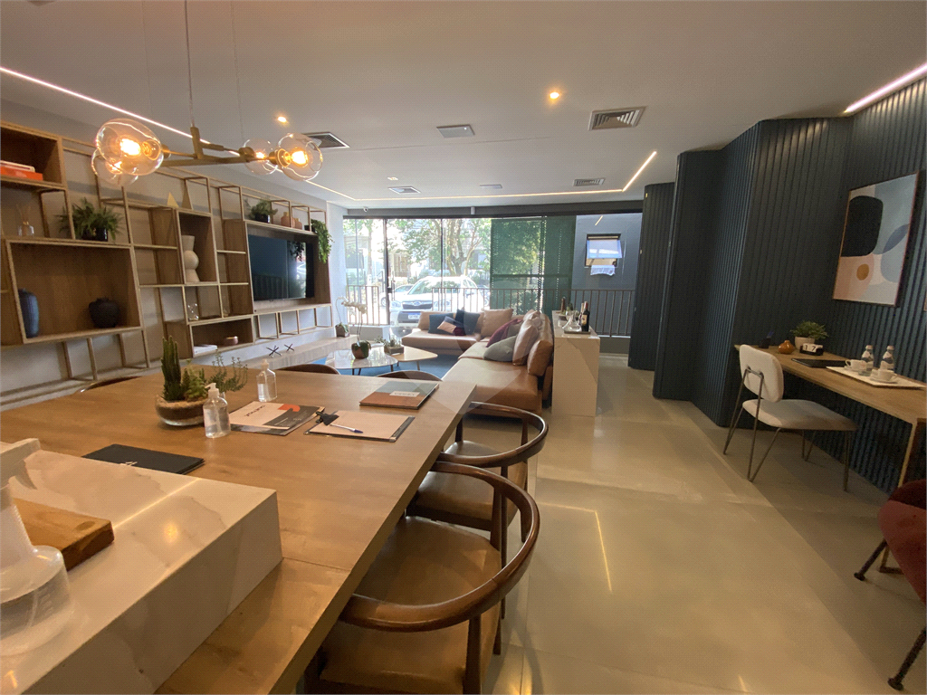 Apartamento de 3 Dormitórios à Venda no Brooklin