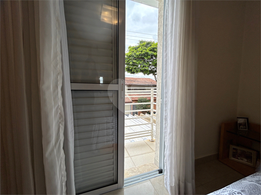 Bela Casa Reformada de 169m2 com 03 dormitórios e Ar Condicionado