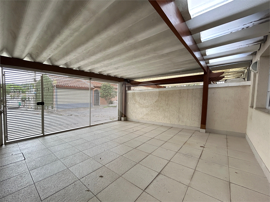 Bela Casa Reformada de 169m2 com 03 dormitórios e Ar Condicionado