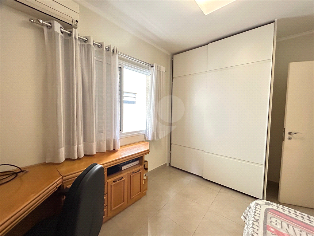 Bela Casa Reformada de 169m2 com 03 dormitórios e Ar Condicionado
