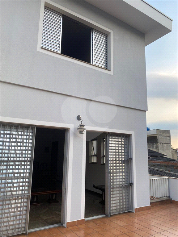 Sobrado 3 Dormitórios 1 Suíte 8 Vagas de Garagem