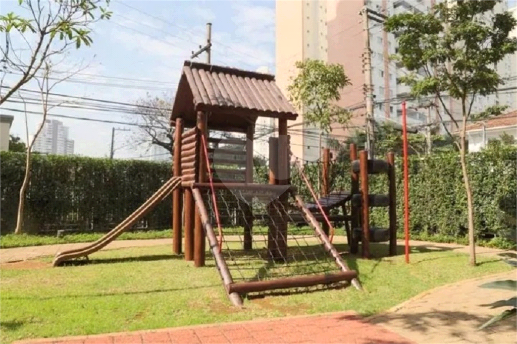 Apartamento com ampla varanda gourmet à venda no Tatuapé, 3 dorms (1 suíte), 2 vagas de garagem