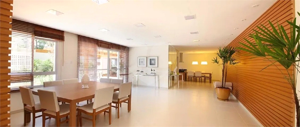Apartamento com ampla varanda gourmet à venda no Tatuapé, 3 dorms (1 suíte), 2 vagas de garagem