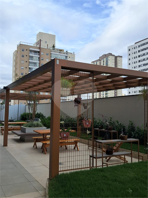 APARTAMENTO em VILA ROSÁLIA