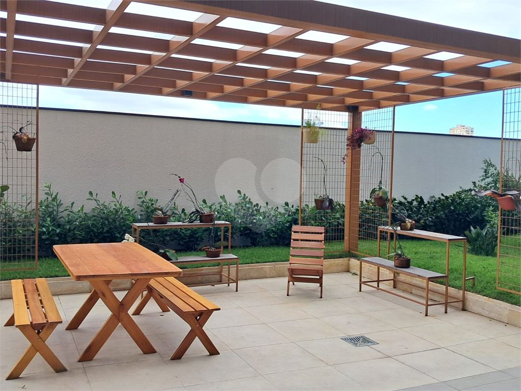 APARTAMENTO em VILA ROSÁLIA