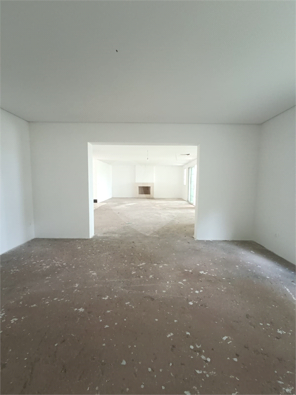 Condomínio de Altíssimo Padrão- Estilo Neoclássico   - Zona  Norte -SP