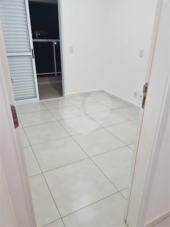 Apartamento para alugar com 3 quartos, 93m² - Foto 4