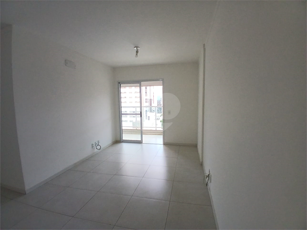 Apartamento para alugar com 3 quartos, 93m² - Foto 17